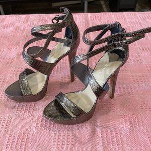 Nice pewter/gray high heels